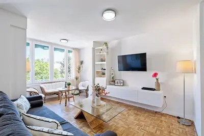 Image de Discover Malaga: Apartment with 3 bedrooms, 2 bathrooms, terrace and close to the center.