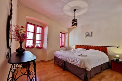 Image de 6 Bedroom Private vacation home in Brioude