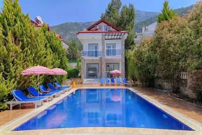 Image de FETHİYE ÖLÜDENİZ De ÖZEL Havuzlu MÜSTAKİL VİLLA