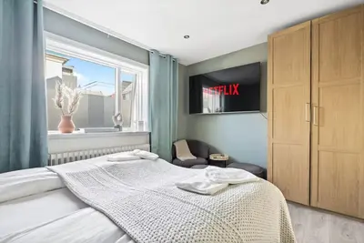 Image de Reykjavík Center, King bed, 65` Tv with Netflix