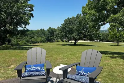 Image de Charming 1-bedroom guesthouse with rustic feel overlooking the city lake