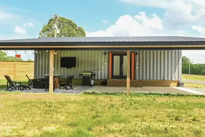 Image de Shipping Container-6 Min to the Lake-Angler & Stargazer Getaway + Boat Parking