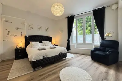 Appart 1. Jolie logement (t2 de 60m2) en rez de chaussée climatisé avec terrasse
