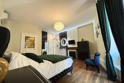 Appart 2, Beau logement en rez de chaussée avec climatisation et terrasse