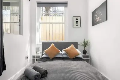 Image de Cosy Kensington Retreat with Private Patio!