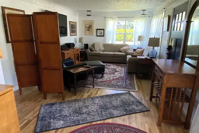 Image de Cozy 3bd Steps to Outdoor Wellness Spa