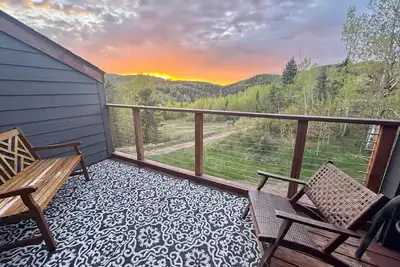 Image de The Oak Cottage Ski in out Pool Hot Tub Views of Lutsen Mtn