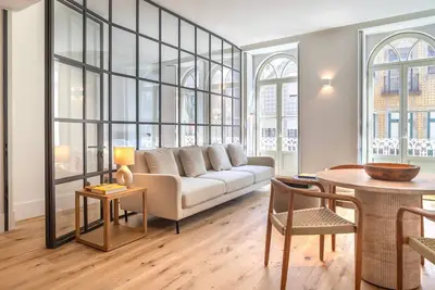 Image de EDiTiON 147 - Luxury Beachfront Apt by LovelyStay