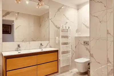 Image de Appartement T5 - Vue imprenable sur la ville, la mer et la montagne