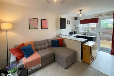 Image de Spacious 1 Bed House by Station and River