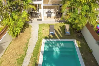 Image de Villa individuelle 120m plage 6p / piscine-Jardin prives/proche Restos-bars/Wifi