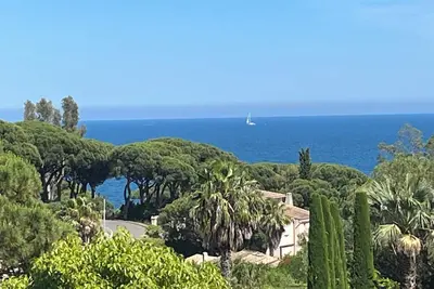 Image de Luxurious 5-bedroom villa with WiFi, Ac in superb Sainte-Maxime