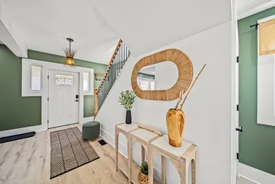 Image de Lakeview Modern Stay Near Beaches, Gotl, and Spire