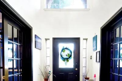 Image de Spacious 5br Allen Retreat • Bbq Yard • 2 Tv Lounges • Modern & Fully Equipped