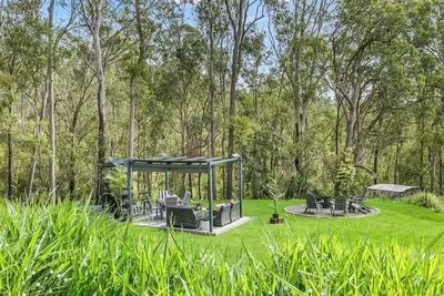 Image de Stylish, Scenic Rural Retreat, foothills of Mt Mee in Queenlsand, Australia