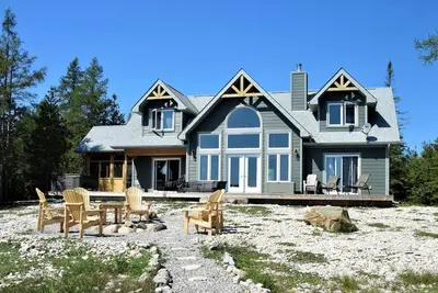 Image de Custom Designed Cottage on Lake Huron