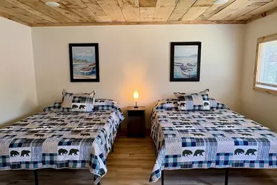 Image de Newly Renovated! Cozy cabin with WiFi and Ac in charming Oscoda