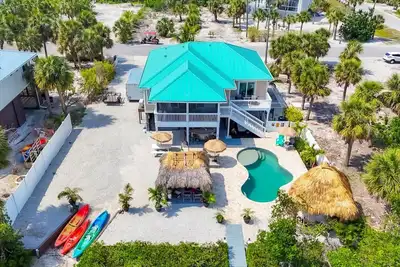 Image de Welcome to Dolphin Crossing! Its like a private resort!