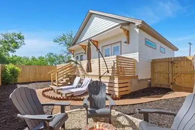 New Luxury Villa Near Baylor University and Magnolia Silos