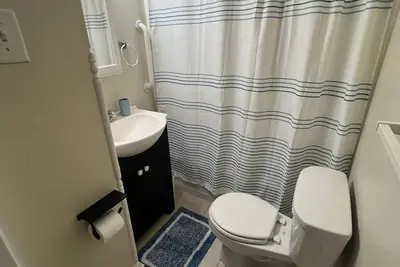 Image de Furnished 2 bedroom 1 bathroom bottom floor unit in Verona