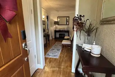 Image de Cozy 3-bedroom house with WiFi, Ac in historic Detroit north rosedale park