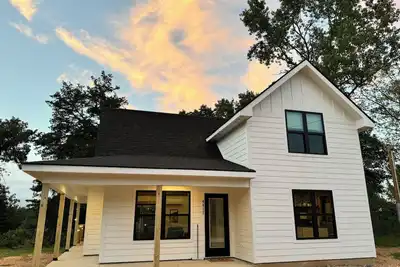 Image de \"Pike's Place\" Brand New Cabin in Daisy Ark.