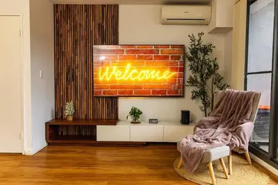 Image de Cosy Parra Stylish 2 Bedroom Aprt 5-Min Walk to Station Private Big Car Park