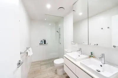 Image de Elegant 2br, 2ba Hamilton Featuring Balcony