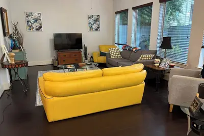 Image de Modern, Cozy 2- bdr house -near Downtown, Galleria, Heights, Memorial, Med Ctr.