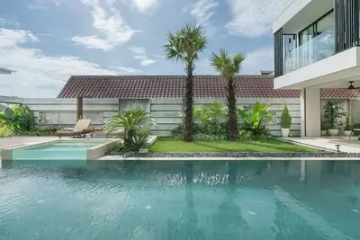 Image de Luxury, 4-Bedroom Villa with Rooftop Views