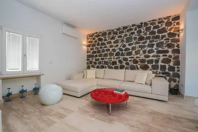 Image de Detached villa with pool, very good condition, Orosei.