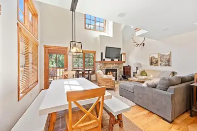 Image de Ski-In Ski-Out | 2b With Bonus Space