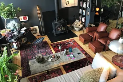 Image de Spectacular Urban Loft Downtown on Quiet Street