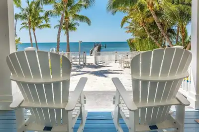 Image de Turtle Crawl on Long Key Oceanfront Beachfront with dock and pool