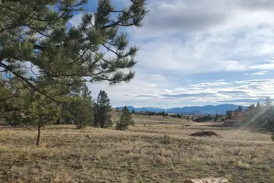Image de Shipping Container Cabin with room for Horses and ATVs/RVs near Blm