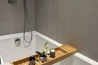 Luxury 1br Apartment| Prime Slough Location