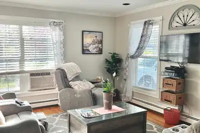 Image de Cape Cod's \"Beach Rose\"