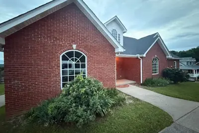 Image de Classic and Beautiful 3 Br home in Carthage, Tn. Great for work or Play!