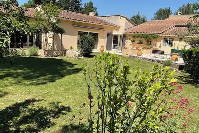Image de Maison avec piscine privée avec jardin de 1 hectare