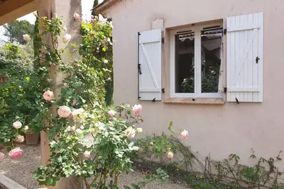 Image de Authentic provencal country house w/ private pool in walking distance to market