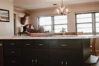 Image de Terrific 3-bedroom house in charming Shattuck