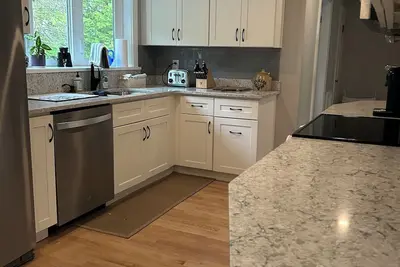 Image de 4-bedroom house in Scarborough with fully equipped kitchen, WiFi, near beaches. .