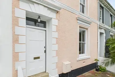 Image de Stylish 3-Bd Townhouse | Central Falmouth |Parking