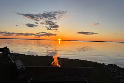 Image de Luxurious Lakefront Escape – Premier Eaa Rental with Breathtaking Views