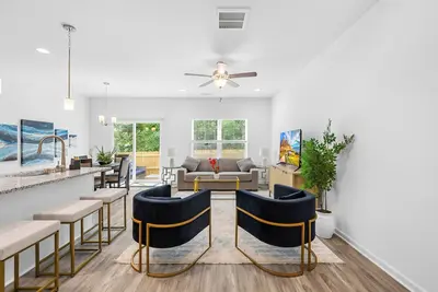 Image de The Southern Grove is a beautiful townhome