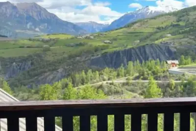Image de T1 au pied des pistes Le Sauze avec vue magnifique été comme hiver!