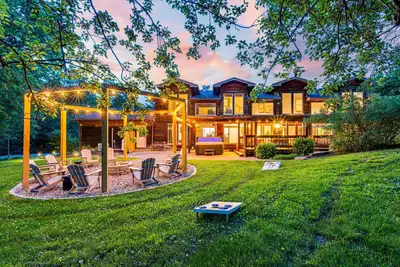 Image de Luxe Bourbon Trl~Game Rm~Golf Sim~Hot Tub~Fire Pit