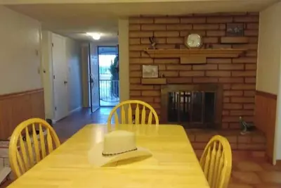 Image de The Ranch. . . . . . . . . . . . .