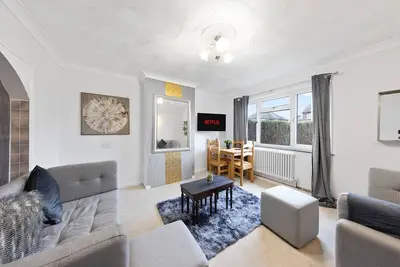 Image de The Cobham Canterbury Retreat | Hot Tub | Parking