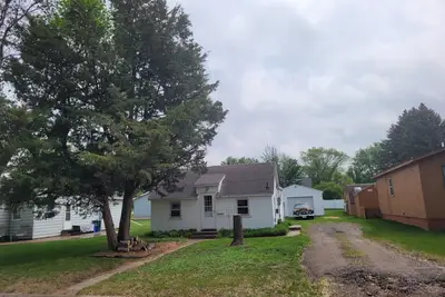 Image de Charming 4kingsize bed house in Benson with Ac, Wifi, CableTV, Firepit, Washer/Dryer